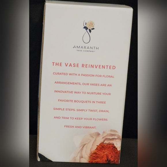 Amaranth-The Smart Vase For Floral Arrangements Water Draining & Stem Access - Picture 5 of 5